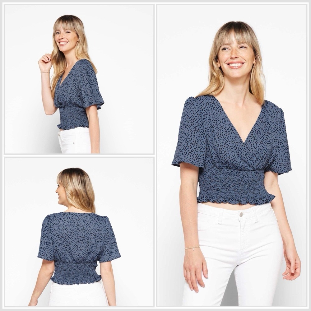 Nine Britton Wrap Top Size M Chiffon Flutter Sleeve‎ Smocked Crop Blue Cheetah